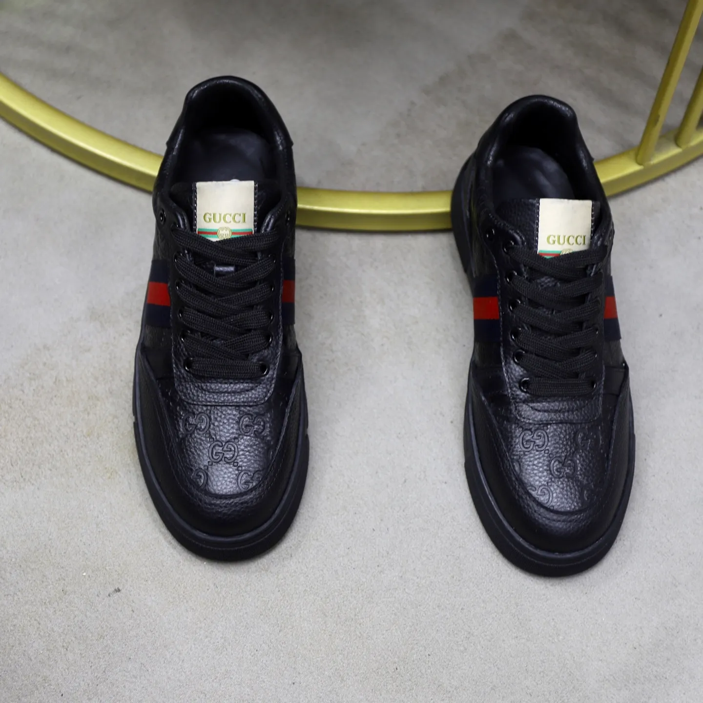 Ex-factory price: 440💰🙅‍♂️🙅‍♂️🙅‍♂️ Brand: GUCCI Standard code: 38-44 (45 customized) Grade: Same as the official website Material: Original leather splicing Comfortable and breathable sheepskin lining Original wear-resistant outsole Style category: Men's fashionable casual shoes Running sneakers Distinguished luxury brand elements Top luxury Color: actual picture color